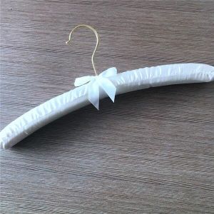 STROG Lot de 3 cintres rembourr/és en satin pour robes de mari/ée