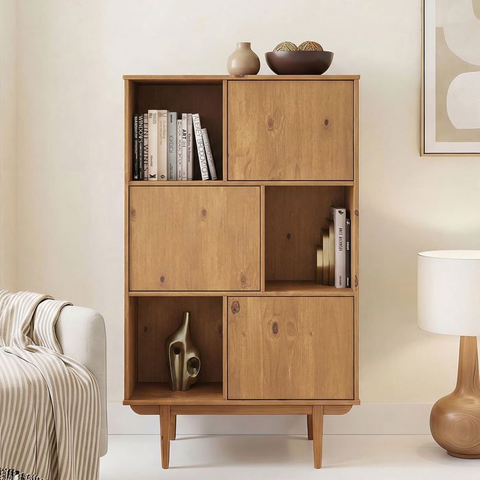 Buffet haut SIMONA 95x139 cm en bois massif coloris chêne avec 3 Portes et 3 Étagères Vaisselier en hauteur Buffet haut SIMONA 95x139 cm en bois massif coloris chêne avec 3 Portes et 3 Étagères Vaisselier en hauteur