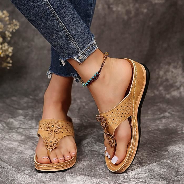 Nu pied sales a lacet