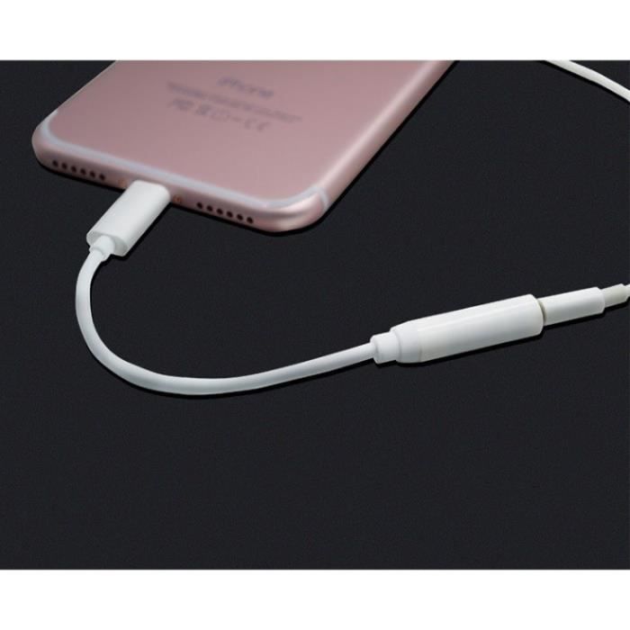 Accessoire pour téléphone mobile GENERIQUE Double adaptateur prise  jack/lightning pour iphone 8 audio 3. 5mm cable 2 en 1 chargeur apple  (argent)