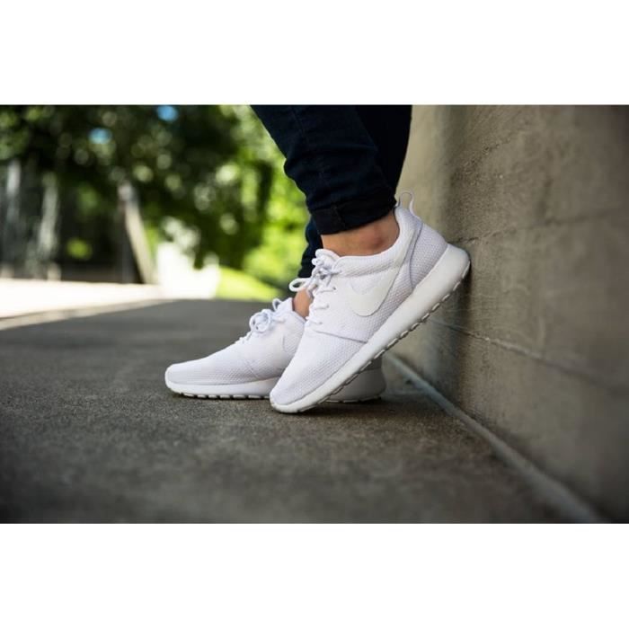 Nike Roshe One blanches. - Cdiscount