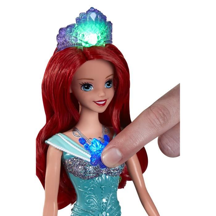 Poupée Officielle Princesse Belle Classique de Disney avec Bague :  : Jeux et Jouets