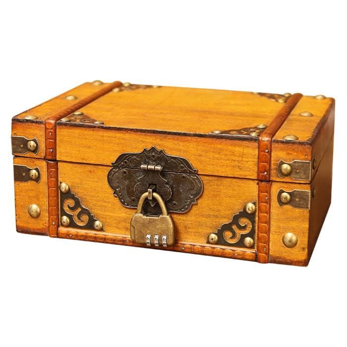 ancien en bois Trésor poitrine avec d'or serrures complexe sculpté