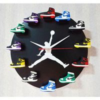 horloge murale 3d modèle de chaussure 3d meubles de bureau à domicile sports nba basket-ball basket-ball, fond noir, motif blanc