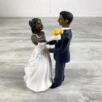 Couple de Mariés Noirs en Résine bouquet dans la main, 15 cm, figurines pièce montée et mariage - Unique