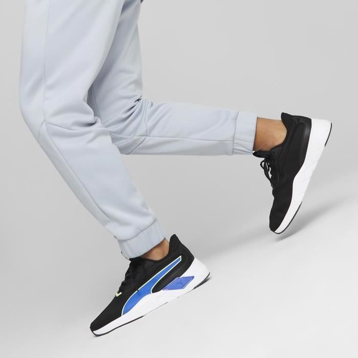 Puma noir et 2025 bleu