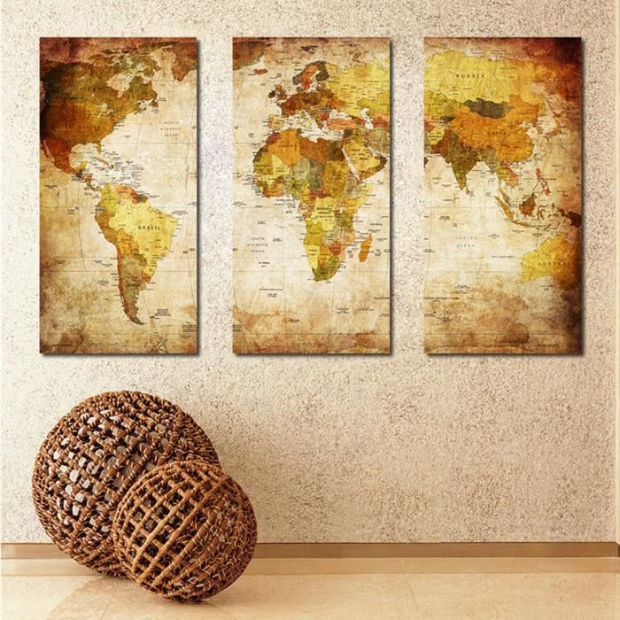 Carte Du Monde Colore Un Salon Decorent La Peinture De Brosse