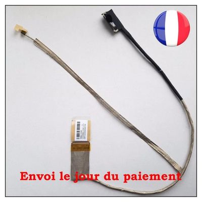 Collier perles en pâte de verre et pendentif en métal argenté
