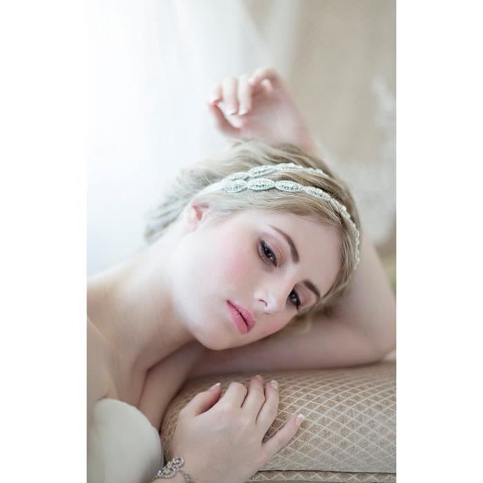 coiffe mariée bandeau cheveux Blanche strass
