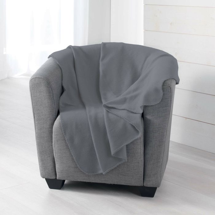 Plaid 125 x 150 cm – Polaire Uni MILOU – Anthracite – Finition Point Cavalier Plaid 125 x 150 cm – Polaire Uni MILOU – Anthracite – Finition Point Cavalier