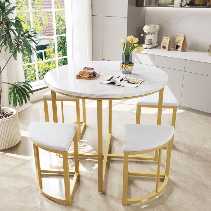 Ensemble Table à Manger Ronde avec 4 Chaises en Velours Plateau Blanc et Cadre en Métal Doré pour Salle à Manger