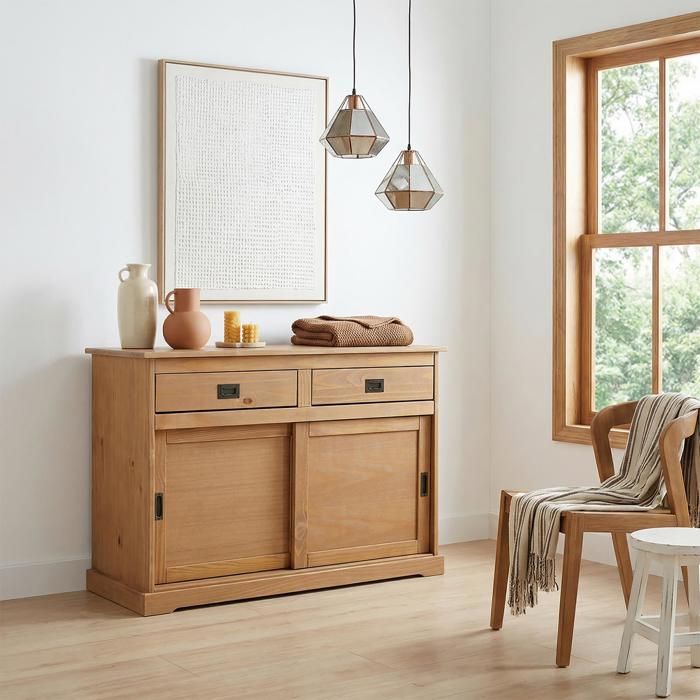 Buffet SAVONA bahut vaisselier commode avec 2 tiroirs et 2 portes coulissantes en pin massif lasuré brun Buffet SAVONA bahut vaisselier commode avec 2 tiroirs et 2 portes coulissantes en pin massif lasuré brun