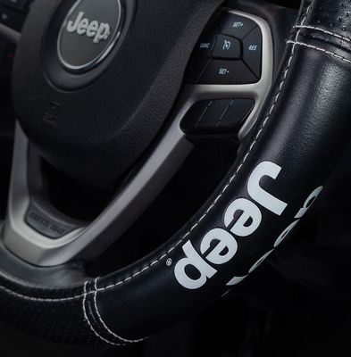 Housse De Volant En Cuir Pour Jeep Grand Cherokee WK2 (2011-2023) - Noir - Antidérapante, Confortable, Facile à Installer - 3