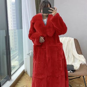 manteau rouge fausse fourrure