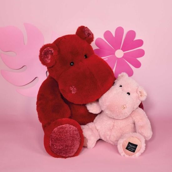 Peluche hippopotame rouge et rose 25 cm, douceur garantie Peluche hippopotame rouge et rose 25 cm, douceur garantie