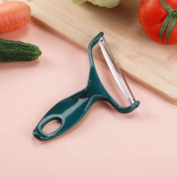 Ustensile de cuisine : le couteau épluche-légumes économe