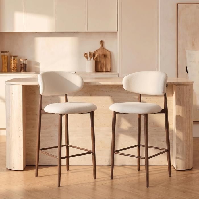 Lot de 2 chaises de bar Lulu - Tissu Chenille Déperlant Blanc Cassé / Pieds finition Noyer