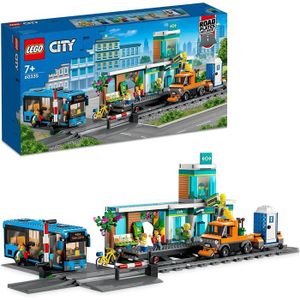 ASSEMBLAGE CONSTRUCTION LEGO 60335 City La Gare, Jouet avec Bus, Nacelle Elevatrice, 6 Minifigurines et Plaques de Route, Compatible avec Train City,