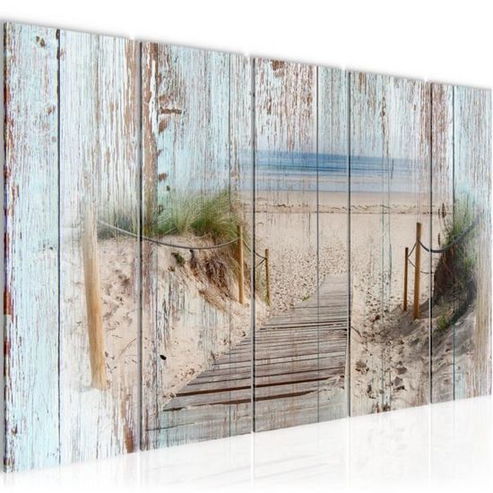 Vieux Panneau D'affichage En Bois Sur Blured De Belle Mer Sur La Plage