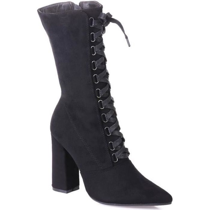 bottes noires à lacets