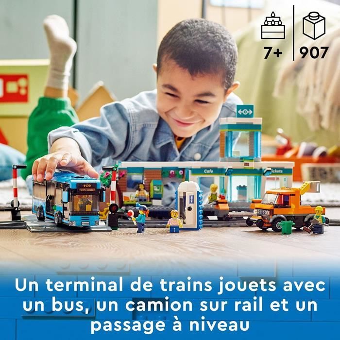 LEGO 60335 City La Gare, Jouet avec Bus, Nacelle Élévatrice, 6  Minifigurines et Plaques de Route, Compatible avec Train City, Cadeau  Enfants 7 Ans : : Jouets