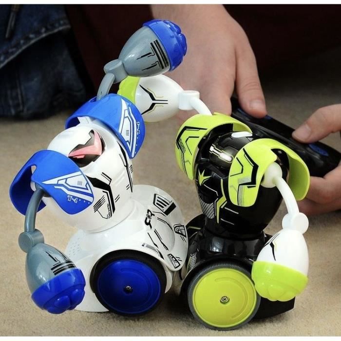 Promo Robot kombat balloon bi-pack ou robot kombat 2 robots de combat chez  Intermarché