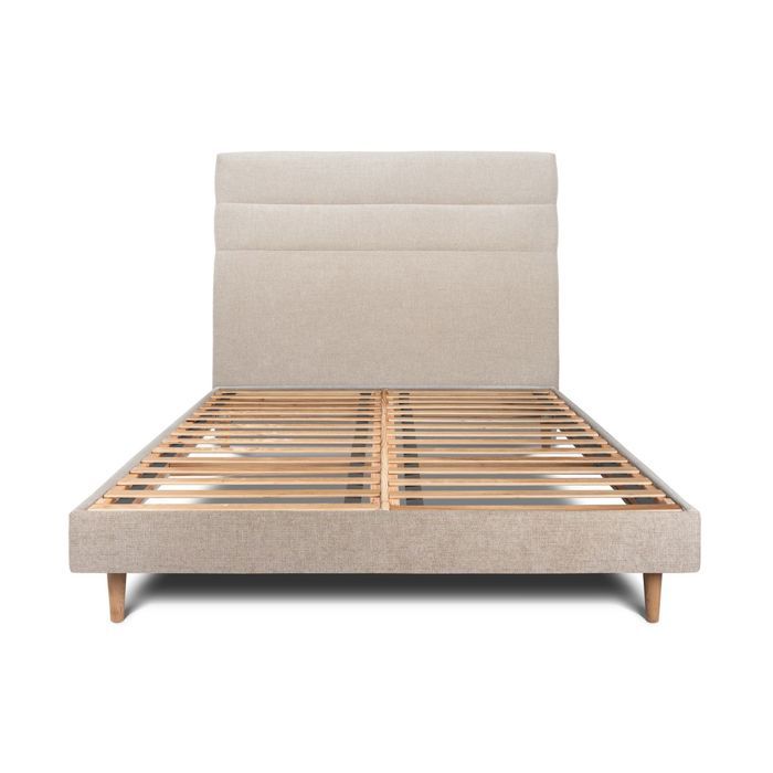 Lit 140x190cm avec tête de lit lignes tissu et sommier kit beige brun - Hauteur totale : 29cm Lit 140x190cm avec tête de lit lignes tissu et sommier kit beige brun - Hauteur totale : 29cm