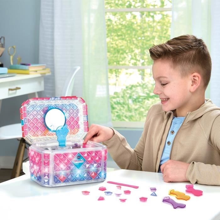 VTech Mosaic Magic Lights – Coffre à Bijoux Lumineux Enfant – Mosaïque Personnalisable – 200 Carreaux + 4 Figurines – Mélodies Relaxantes – Italien