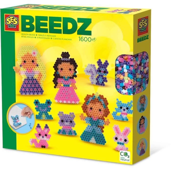 Perles à repasser Princesses et animaux SES CREATIVE Crée des princesses et leurs animaux de compagnie.
