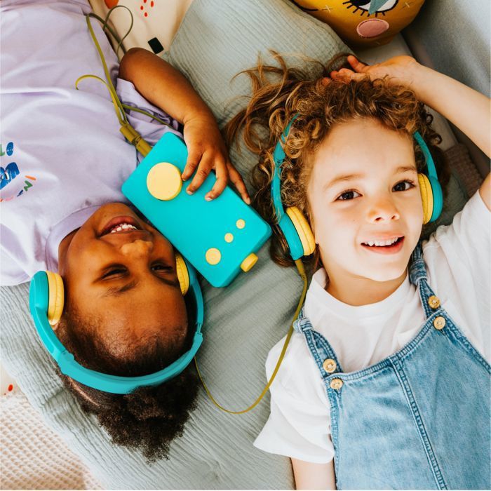 Lunii - Ma Fabrique à Histoires Verte - Conteuse Interactive pour Enfants de 3 à 8 Ans - inlcus Livre Audio de 24 Histoires interactives 2h30 d'écoute