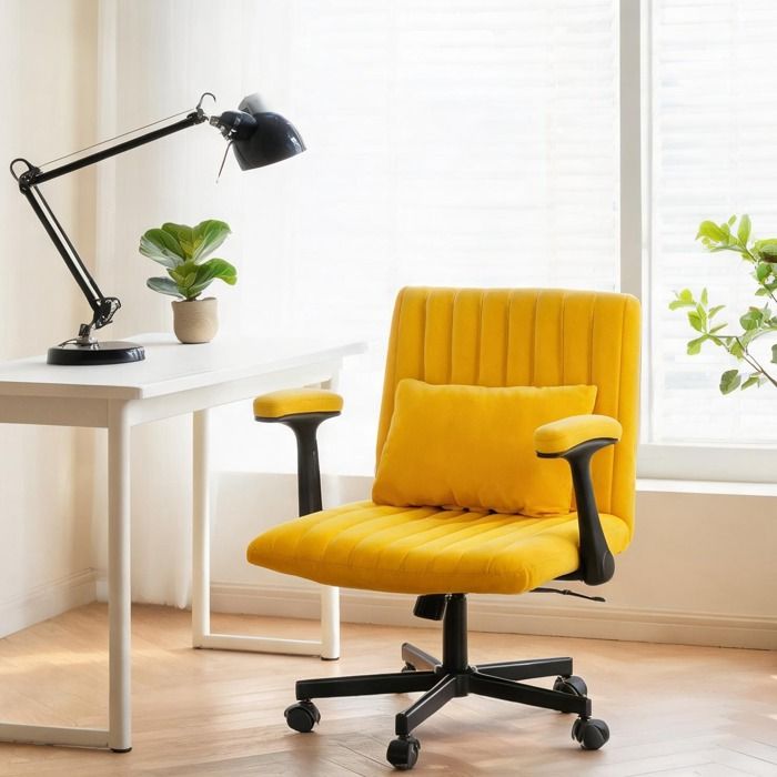 Fauteuil de bureau pivotant en velours jaune – idéal télétravail et petits espaces