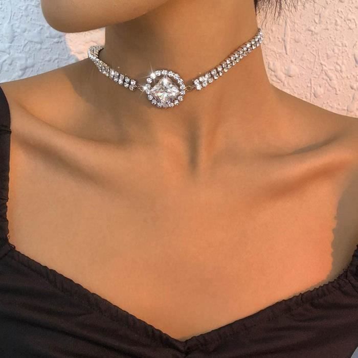 Collier Ras De Cou Argenté Avec 3 Rangs De Strass Parrure