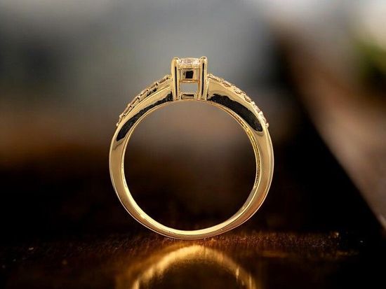 Bague Plaquée Or Avec Zircons Blancs Et Rouges - Taille 18 Mm, Neuve Avec étiquettes