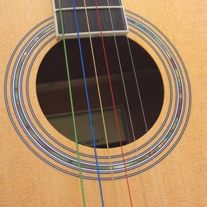 Lot de 6 cordes de guitare colorées