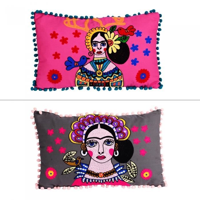 Coussin femme déhoussable 50 x 30 cm motifs assortis (1 modèle aléatoire) - Table Passion Multicolore