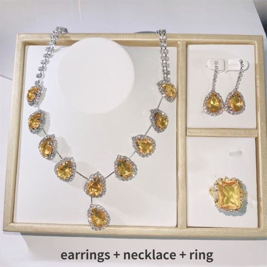 Parure Collier et boucles d'oreilles. SILVER GOLD