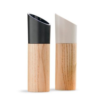 Salière Et Poivrier Anciens En Bois - Décoration 925 - Hauteur 6 Cm - Fabriqué En France
