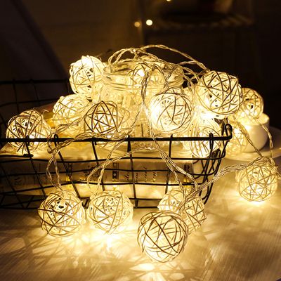 Guirlande Lumineuse LED 2 M - 10 Ampoules Blanc Chaud - Sur Piles - Décoration Intérieure Ou Extérieure