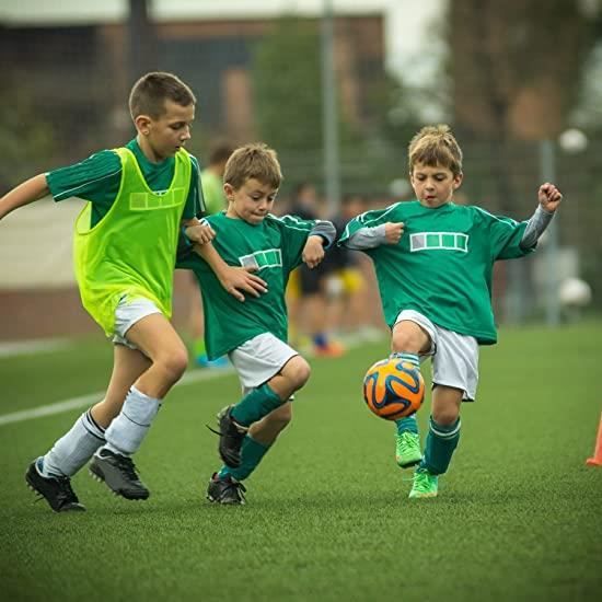 Protège-tibias de football de TAGVO, équipement de football d'enfants avec la protection de douilles de cheville, tailles de jeunes Protections de tibia de football d'enfant pour des filles de garçons