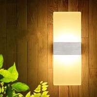 Moderne Lampe LED Applique Murale Interieur Éclairage Mural Lumières pour Cuisine Escalier Chambre lumière chaude blanche (14 * 6cm)