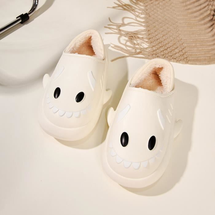 Chaussons imperm ables en coton chaud pour couple Mod le requin