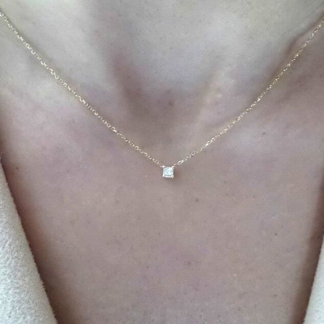 Collier simple avec petit diamant Clearance