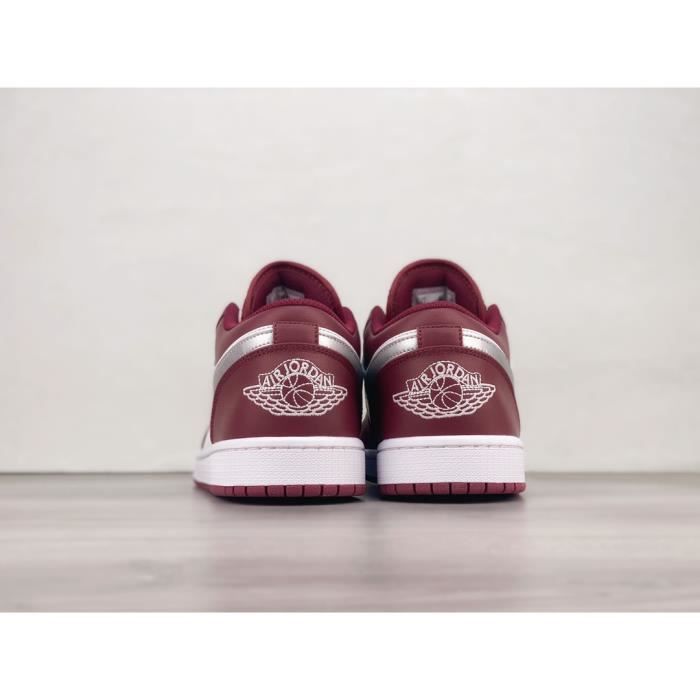 Baskets Air Jordan 1 basses blanches et rouges g n ration pour