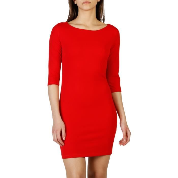 robe rouge décolleté dos