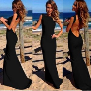 robe noire longue dos nu