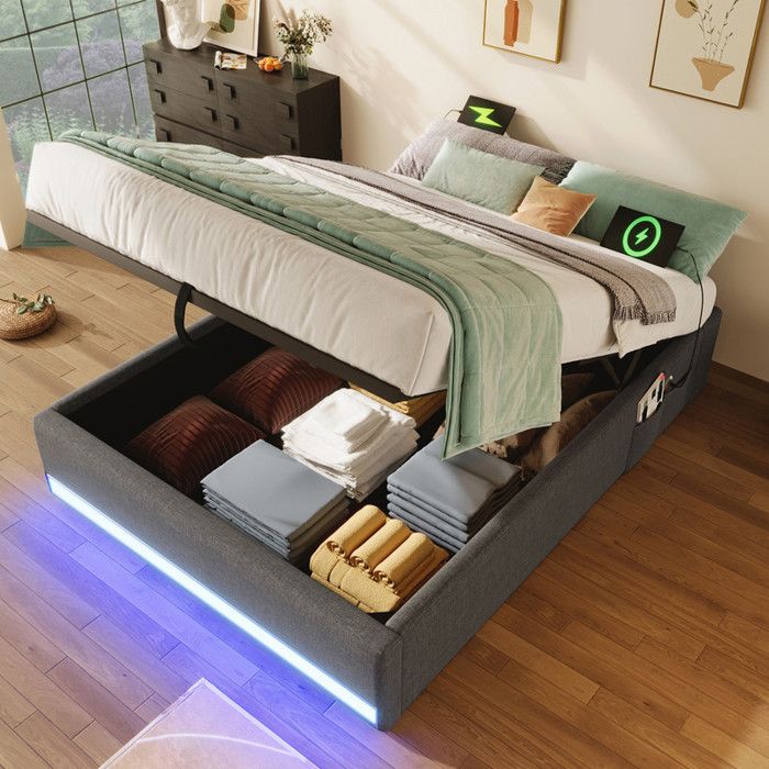Lit coffre rembourré 90 x 200 cm - avec bande lumineuse LED - avec ports USB + Type-C - gris (matelas non inclus) Lit coffre rembourré 90 x 200 cm - avec bande lumineuse LED - avec ports USB + Type-C - gris (matelas non inclus)