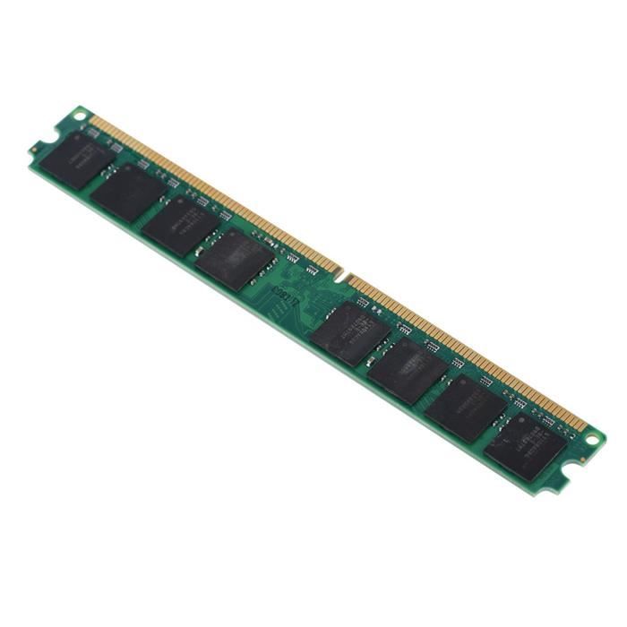 Quatre Emplacements Pour Modules De Mémoire RAM DDR4 Sur Une Carte