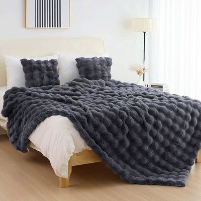 Plaid en Fausse Fourrure Douce - Confort et Élégance en Beige ou Taupe