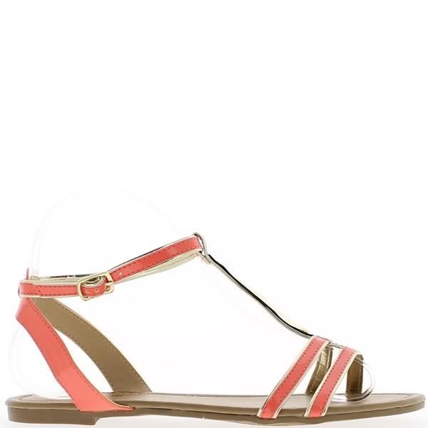 nu pieds rouge vernis