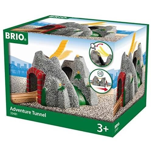 Tunnel de briques rouges pour circuit de train en bois
